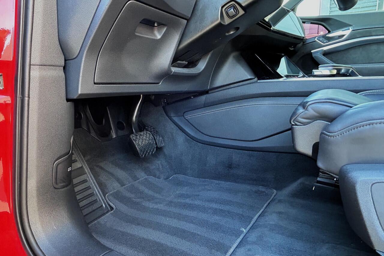 Audi e-tron Sportback 55 quattro S-Line 95 kWh RS stoelen PANO B&O 23" 54790KM!