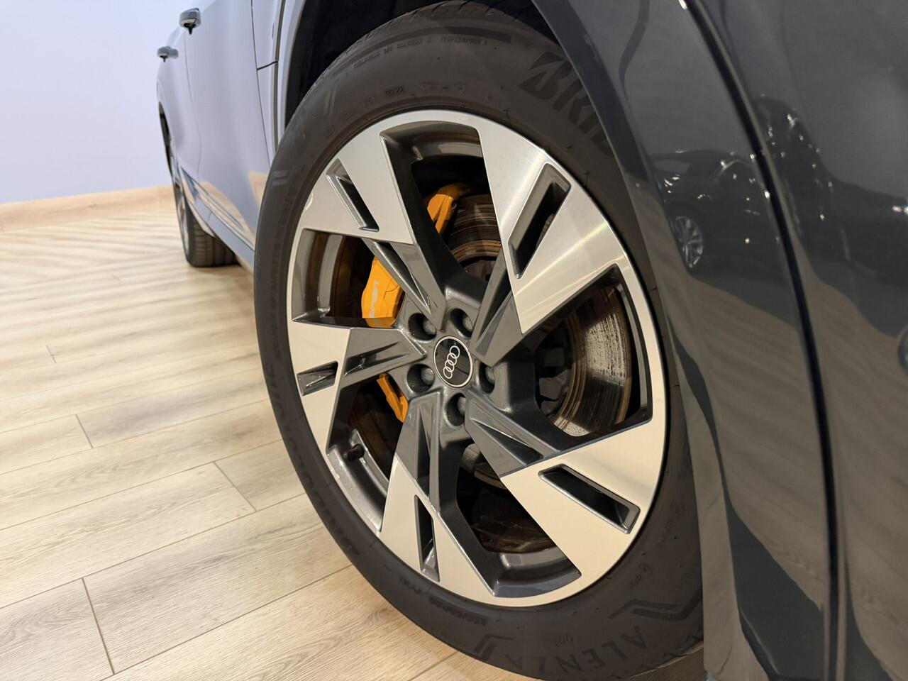 Audi e-tron 55 quattro Business edition Plus 95 kWh SOH 87% | Airco ECC | Panorama | Camera | Virtual | Memory | Adaptive Cruise | Isofix NAP