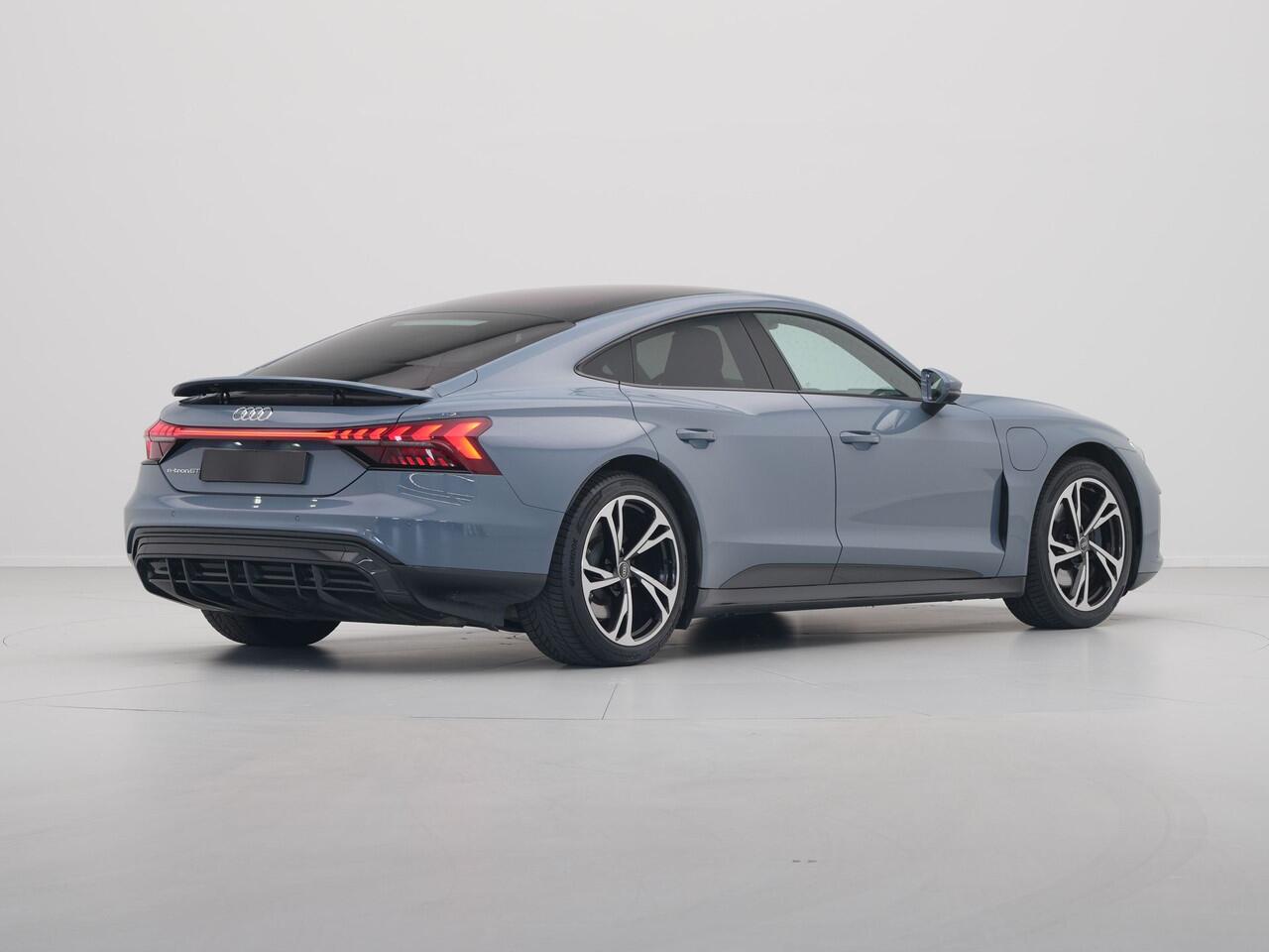 Audi e-tron GT 93 kWh Panorama Camera Matrix Stoelverwarming Carplay Navigatie 96