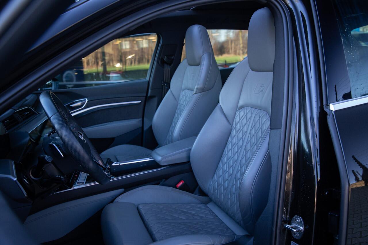 Audi e-tron S quattro 95 kWh , Trekhaak, Panoramadak, Adaptive cruise, 360-graden camera,