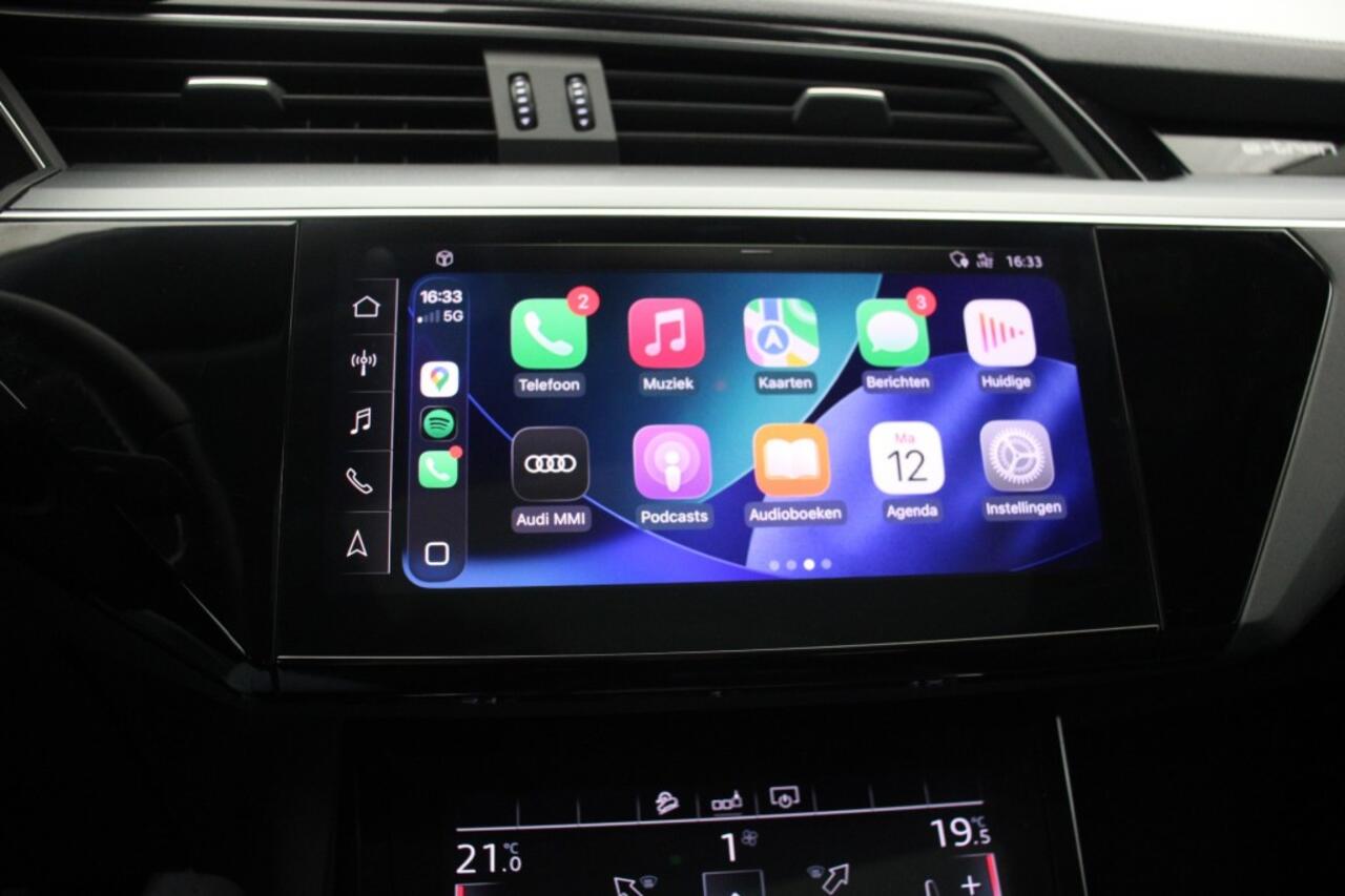 Audi e-tron 50 quattro Launch edition plus 71 kWh - Panorama, Carplay, Memory, Leer, Navi, Camera, Stoelverw. SOH 87%