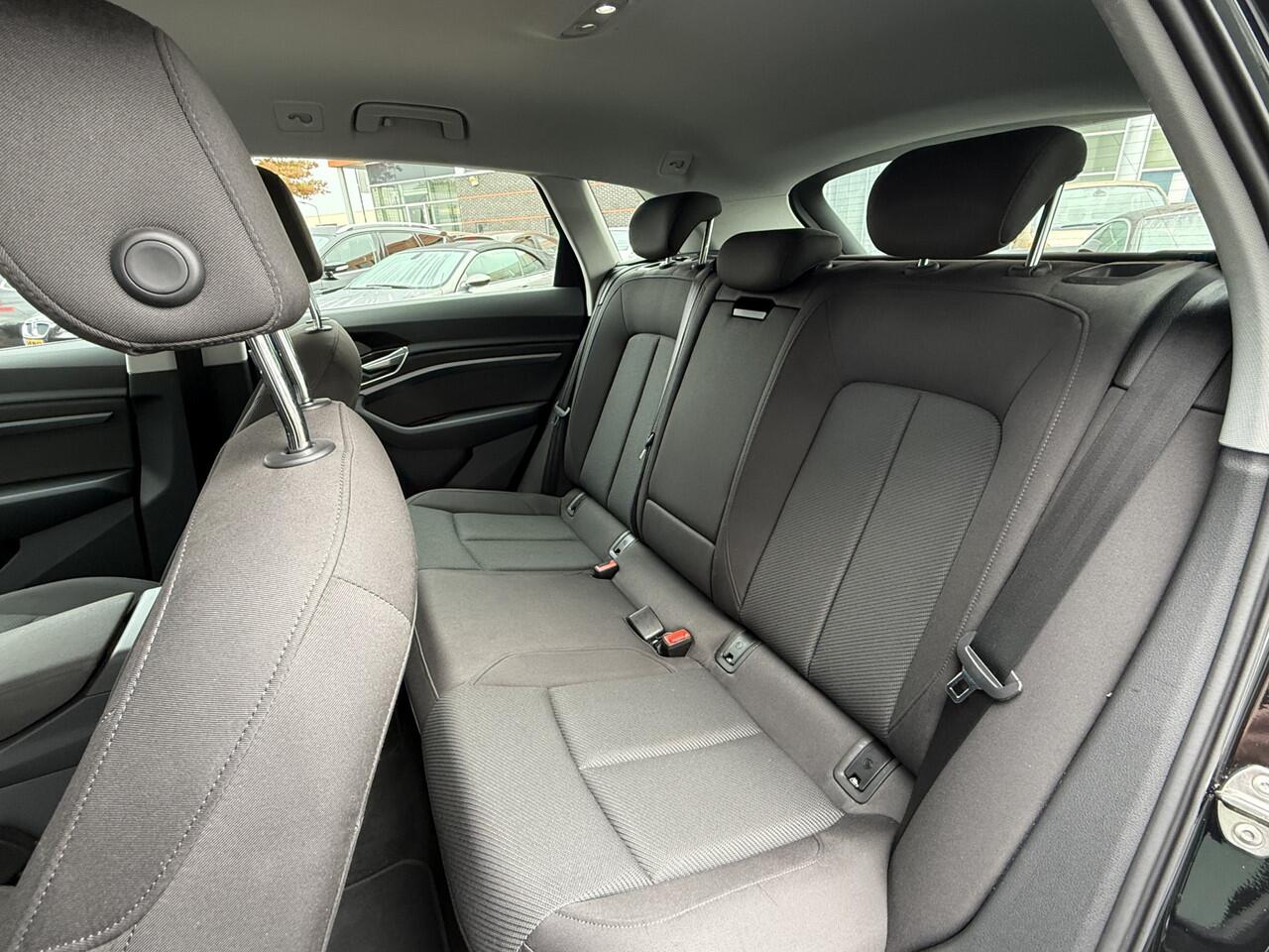 Audi e-tron BWJ 2021 55 quattro 408 PK Business edition 95 kWh TREKHAAK | FULL LED | ADAPTIVE CRUISE | ELEKTR STOELEN | ELEKTR ACHTERKLEP | BLUETOOTH | PDC | LMV