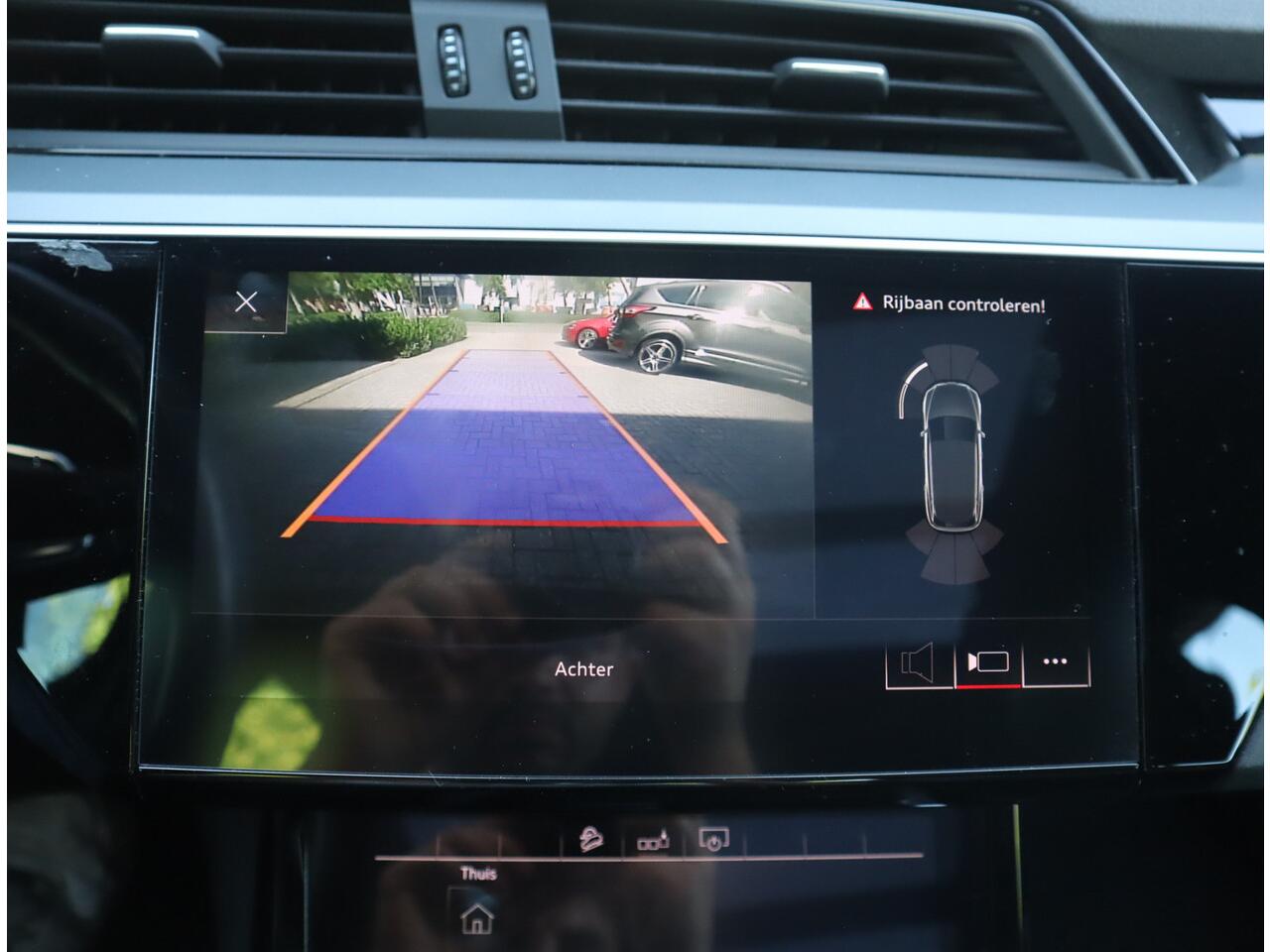 Audi e-tron 50 quattro Business edition Plus 71 kWh / Panoramadak / Sportstoelen/ SOH 91%