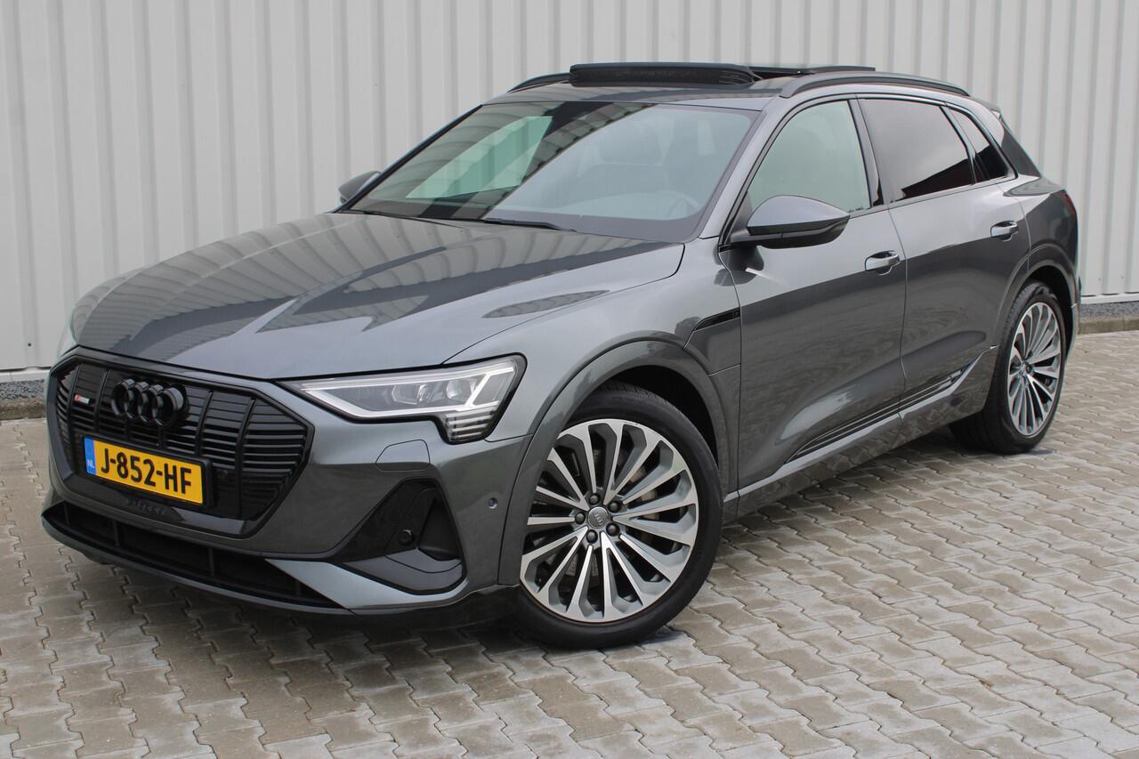 Audi e-tron 55 quattro S-line 95 kWh | Incl. 12 maanden garantie | SOH 95% | Schuif/kantel dak | Trekhaak | Adaptieve cruise control | Climate control | Stoelverwarming | Parkeercamera | Memory seat |