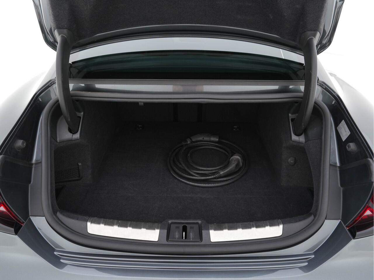 Audi e-tron GT 93 kWh Quattro (3-Fase-11 kW) {SOH-93%} (INCL-BTW) *HEATPUMP | PANO | FULL-LED | LEATHER | AUDI-SOUNDSYSTEM | DIGI-COCKPIT | NAVI-FULLMAP | HEATED-SPORTSEATS | TOPVIEW | DAB | KEYLESS | LANE-ASSIST | SHIFTPADDLES | PRIVACYGLASS |..