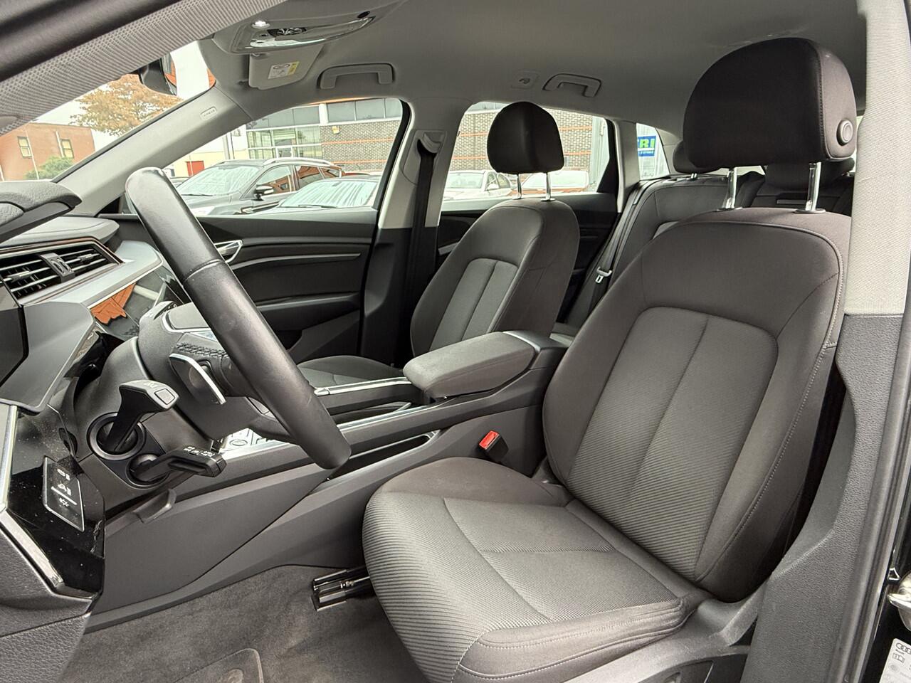 Audi e-tron BWJ 2021 55 quattro 408 PK Business edition 95 kWh TREKHAAK | FULL LED | ADAPTIVE CRUISE | ELEKTR STOELEN | ELEKTR ACHTERKLEP | BLUETOOTH | PDC | LMV