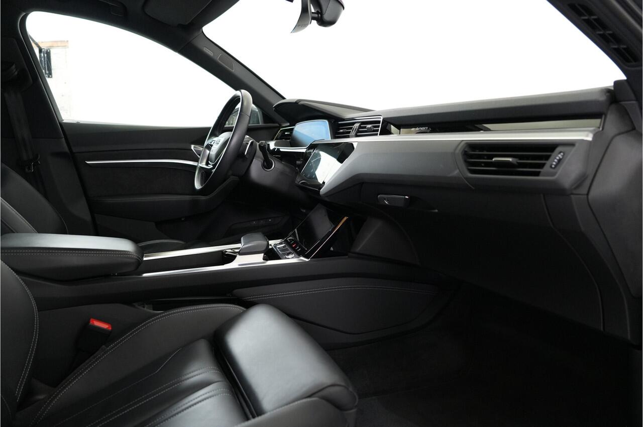 Audi e-tron 55 quattro S edition 95 kWh S-Line | Trekhaak | Pano | Leder | Trekhaak | Camera | Premium Audio |