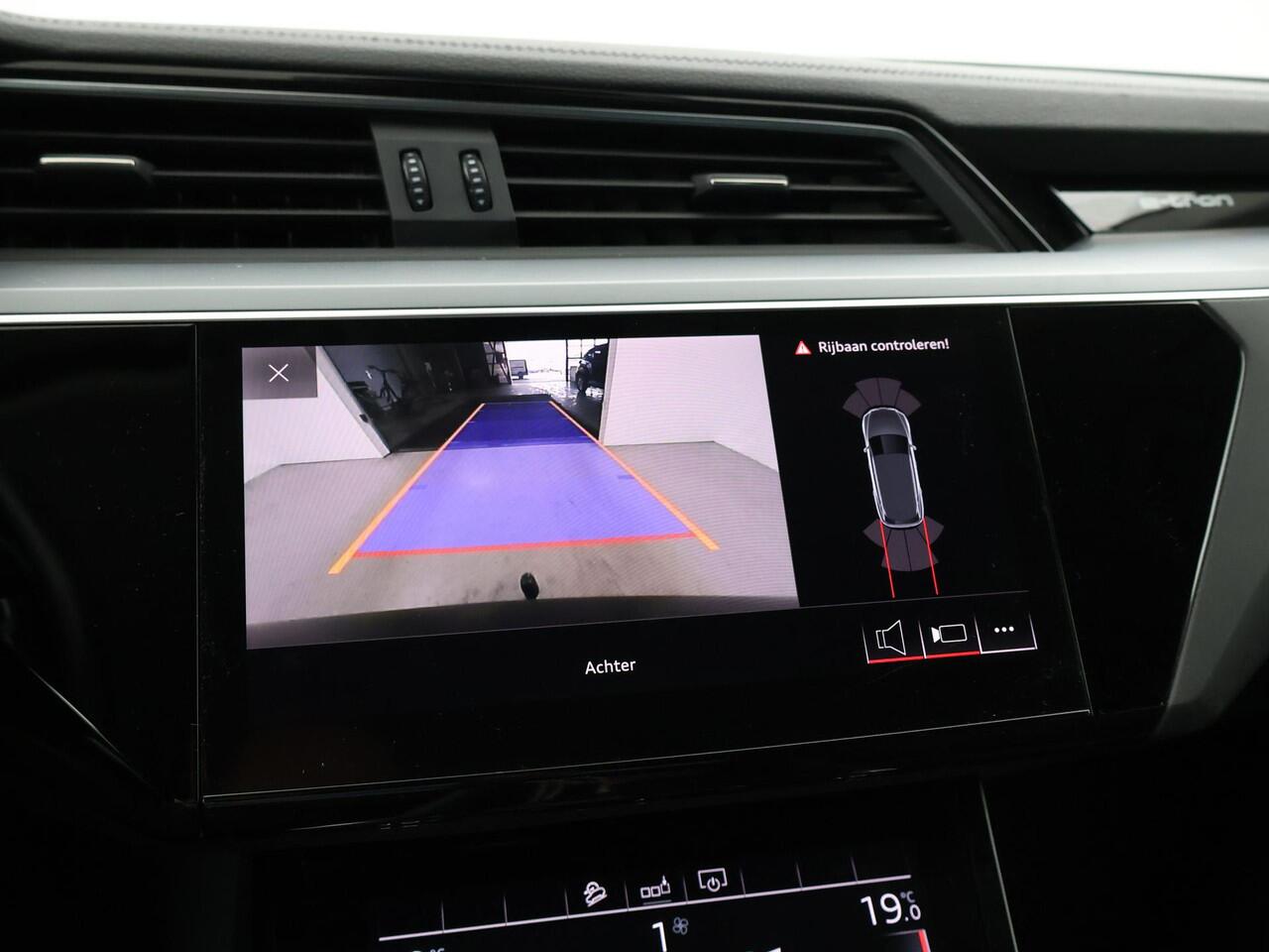 Audi e-tron 50 QUATTRO LAUCH EDITION ALL BLACK PACK + TREKHAAK | LUCHTVERING | CAMERA