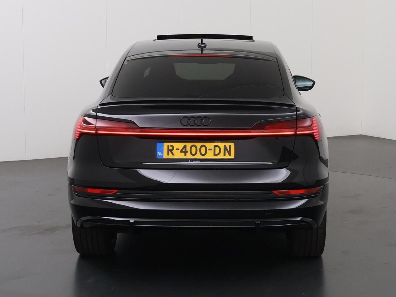 Audi e-tron Sportback 55 quattro S Line 95 kWh | SOH 97,6% | Panoramadak | Digitaal Dashboard | Sportstoelen Ele.verstelbaar + Geheugen | HUD | 360 Camera | DAB | Adaptieve Cruise Control | Ele. kofferdeksel |