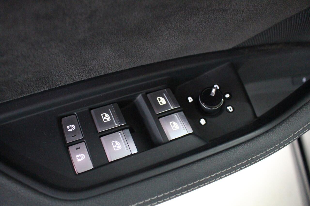 Audi e-tron Sportback 55 quattro 408 PK S-Line 95 kWh Panoramadak | Trekhaak | Leder | El. stoelverstelling | B&O Audio | 92% SoH