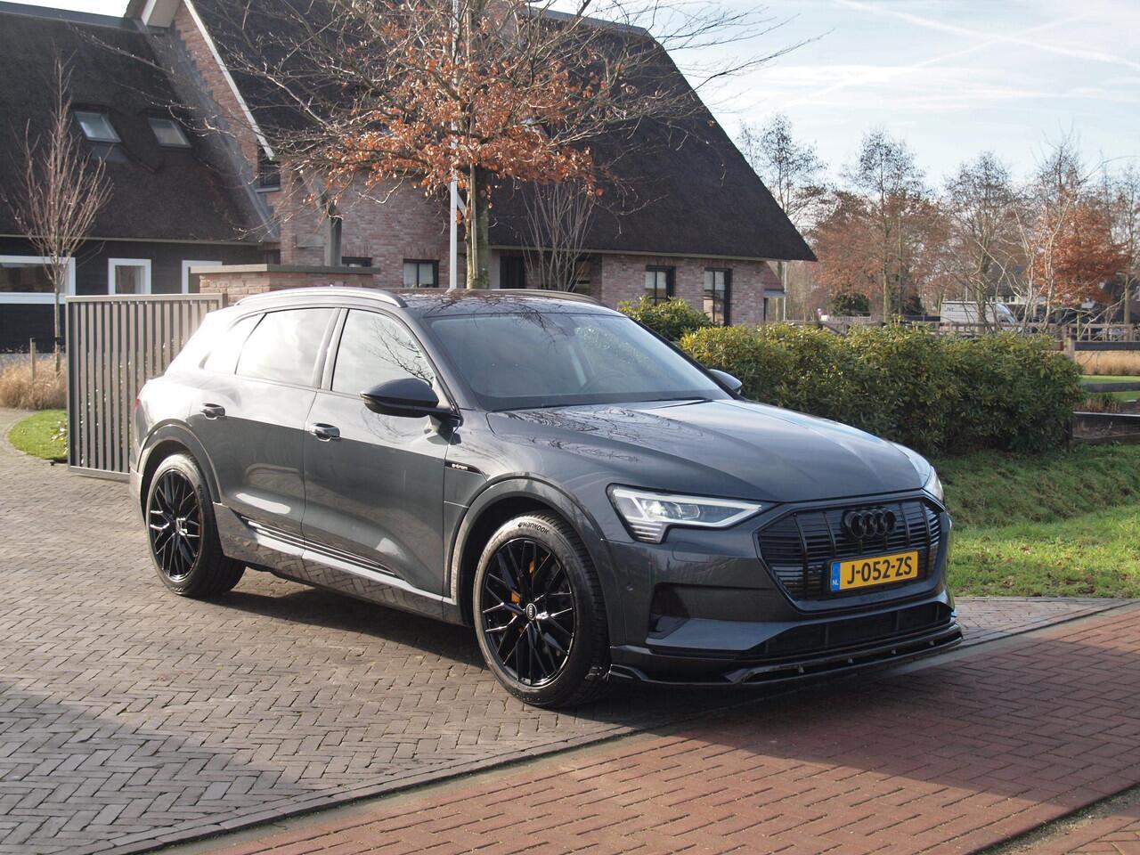 Audi e-tron 55 quattro Business edition 95 kWh | SOH 95% | 21 Inch | Camera | Apple Carplay | Sfeerverlichting | Stoelmemory |