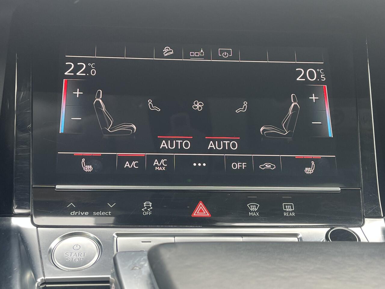 Audi e-tron e-tron 50 quattro Launch edition plus 71 kWh ACC Panoramadak Lederen bekleding