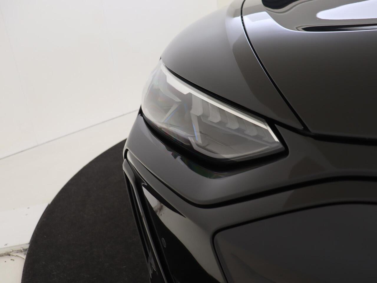 Audi e-tron GT S e-tron GT | Panoramadak | Carbid remsysteem | Luchtvering | Head-up display | Vierwielbesturing | Laser LED verlichting | Bang & Olufsen | 360 camera |