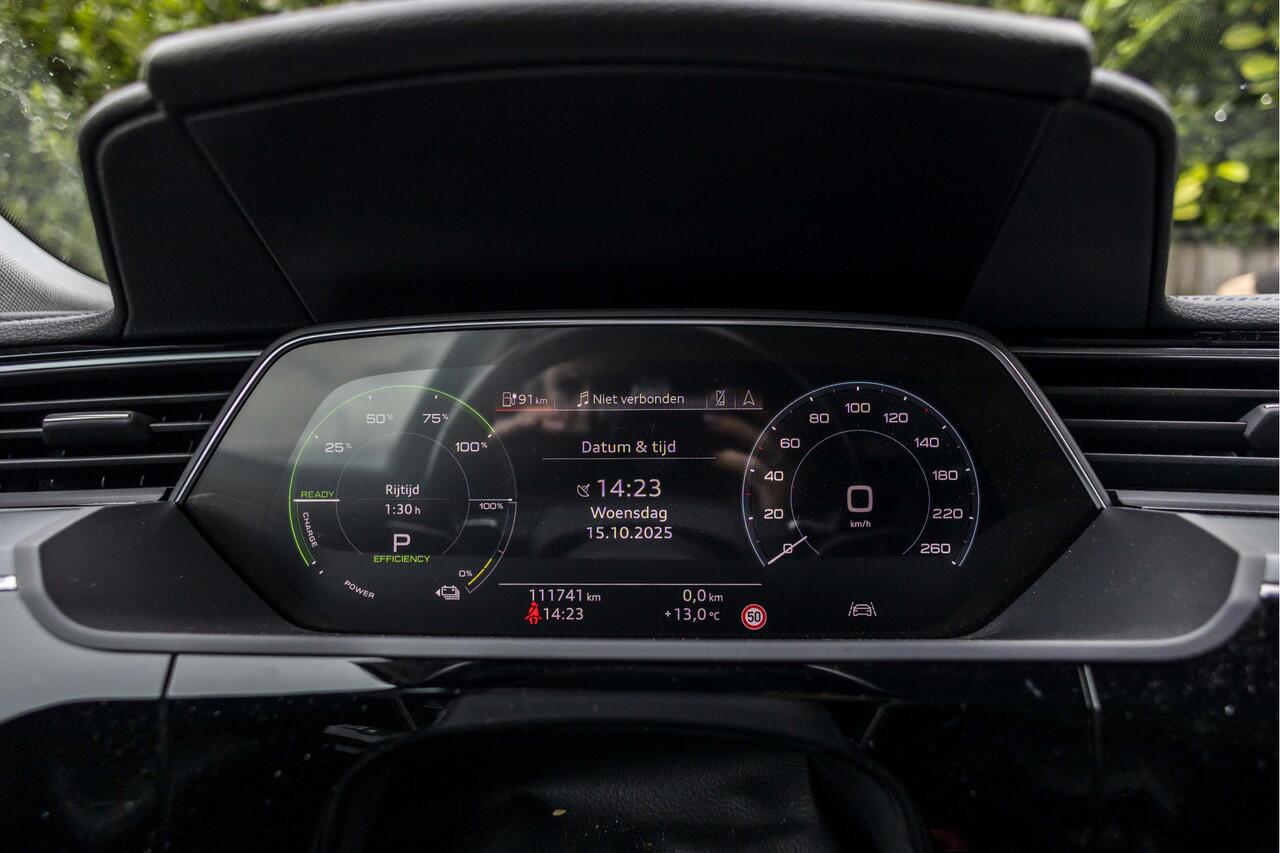 Audi e-tron e-tron 50 quattro Launch edition plus 71 kWh | Pano | NL Auto