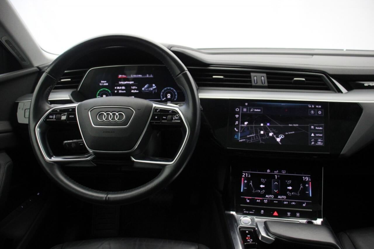 Audi e-tron 50 quattro Launch edition plus 71 kWh - Panorama, Carplay, Memory, Leer, Navi, Camera, Stoelverw. SOH 87%