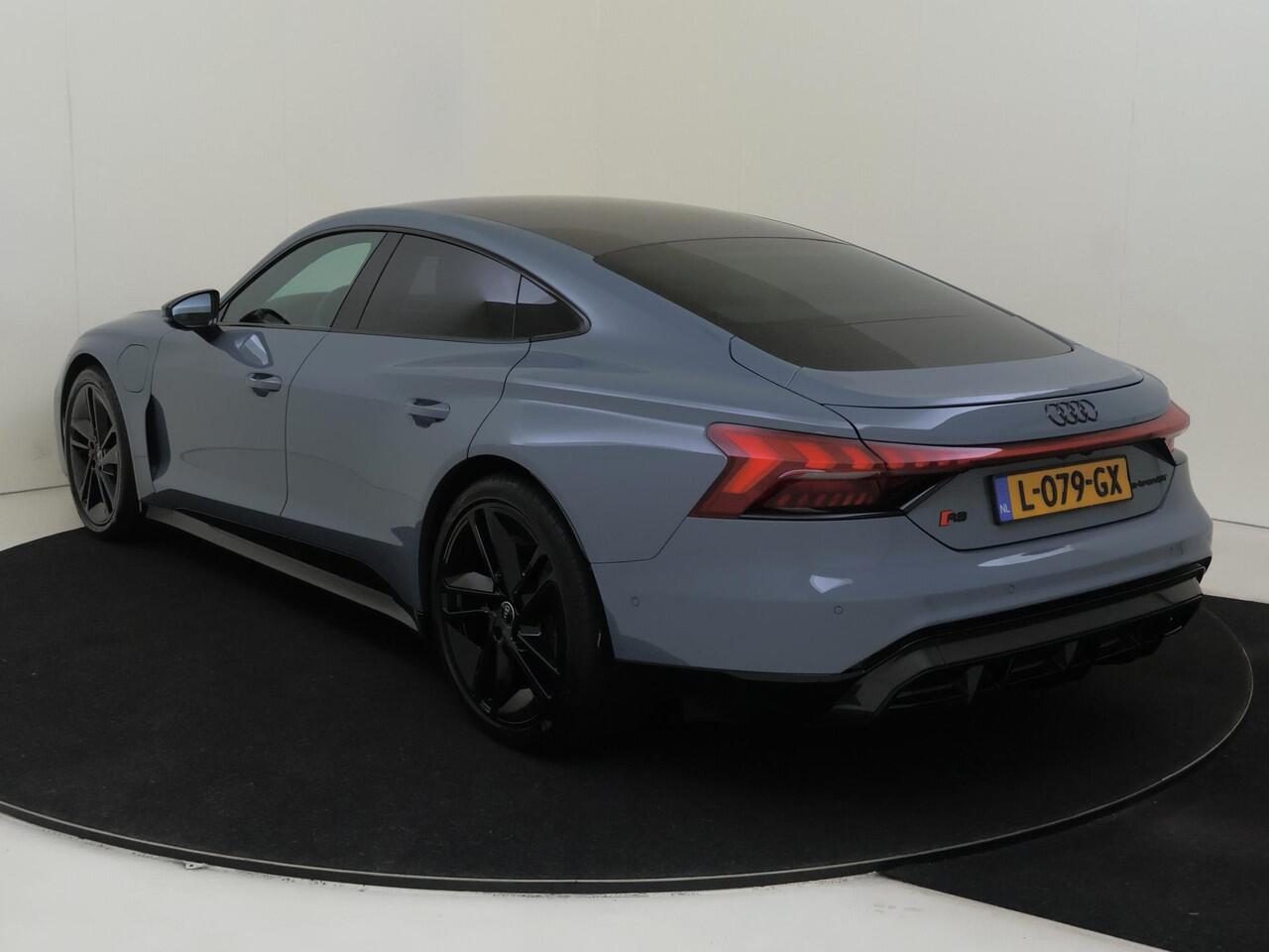 Audi e-tron GT RS 93 kWh | Carbon pakket in- en exterieur | 360 camera | Luchtvering | Stoelventilatie voor | Bang & Olufsen | Lederen bekleding | LED matrix verlichting |