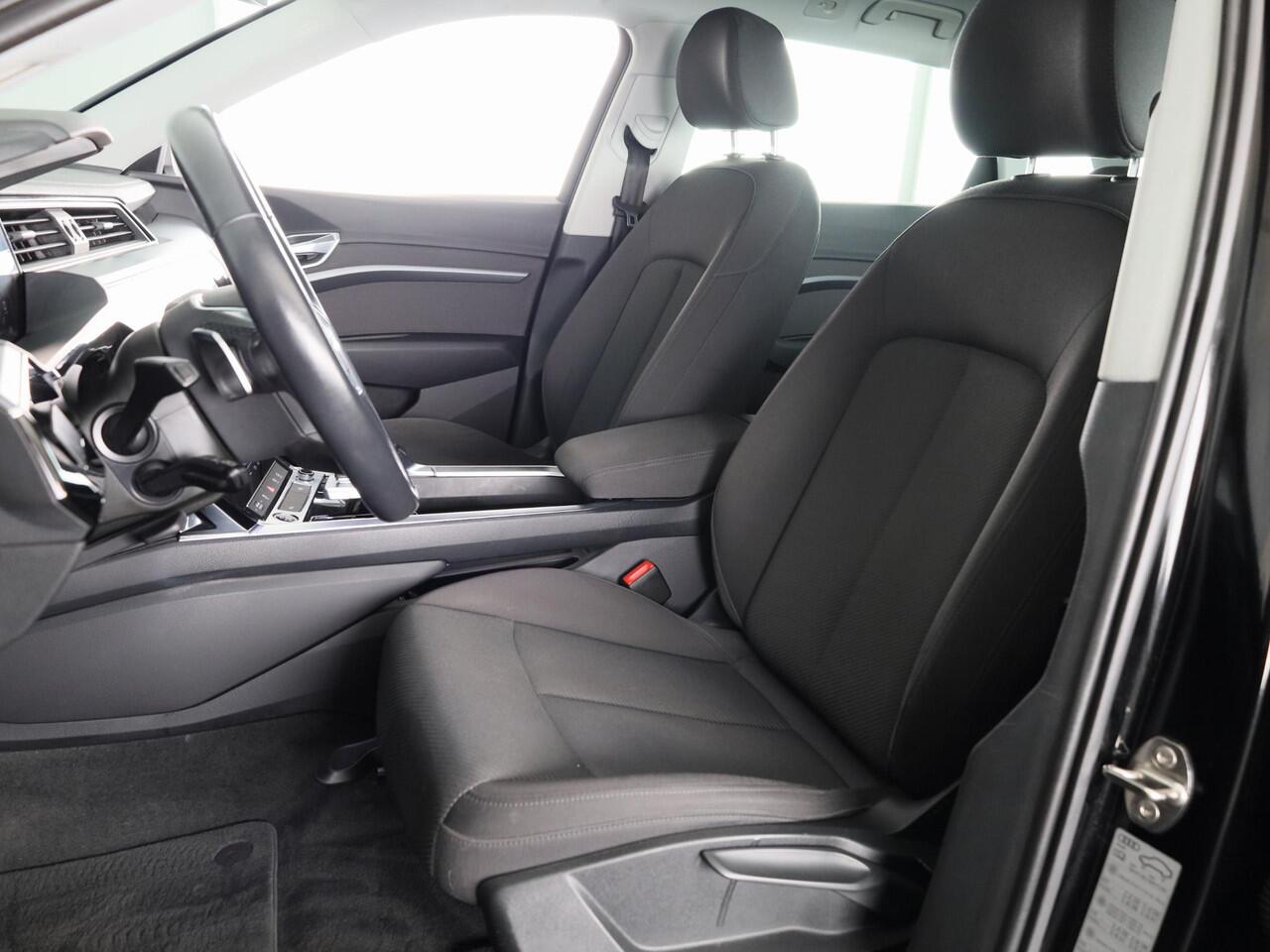 Audi e-tron 50 quattro edition 71 kWh 313 pk | SoH 99% | Navigatie | Trekhaak (afneembaar) | Parkeersensoren | Luchtvering |