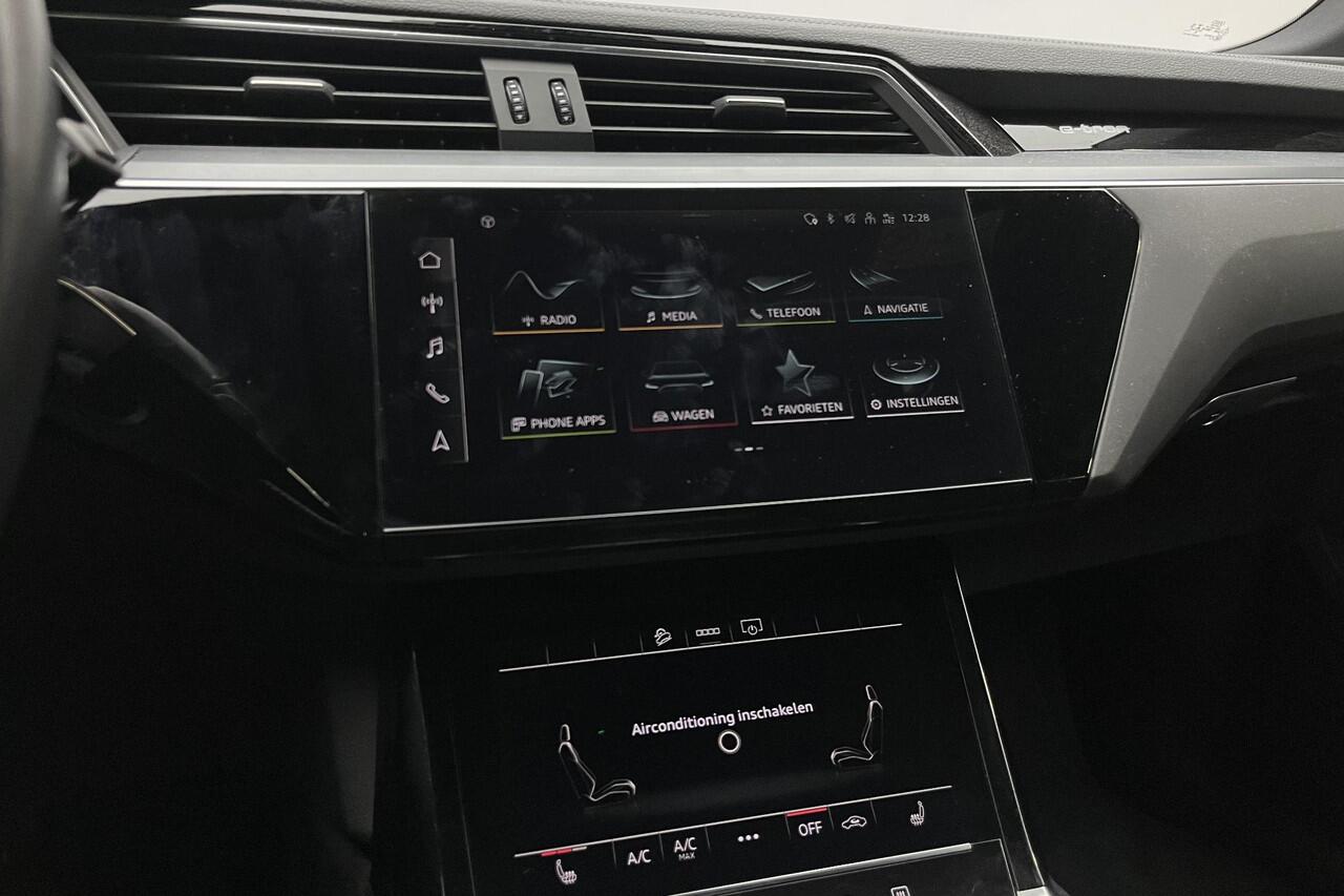 Audi e-tron 50 quattro Black edition | Blackpack | Panoramadak | 1e eigenaar |
