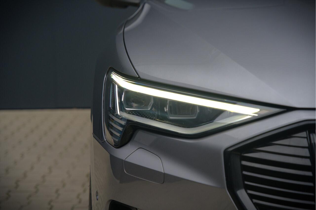 Audi e-tron e-tron 50 quattro Launch edition plus 71 kWh | Black Edition | Panoramadak | Memory Seats | Luchtvering | Adaptive Cruise Control | Keyless | Matrix LED | Leder | Stoelverwarming | NAP |