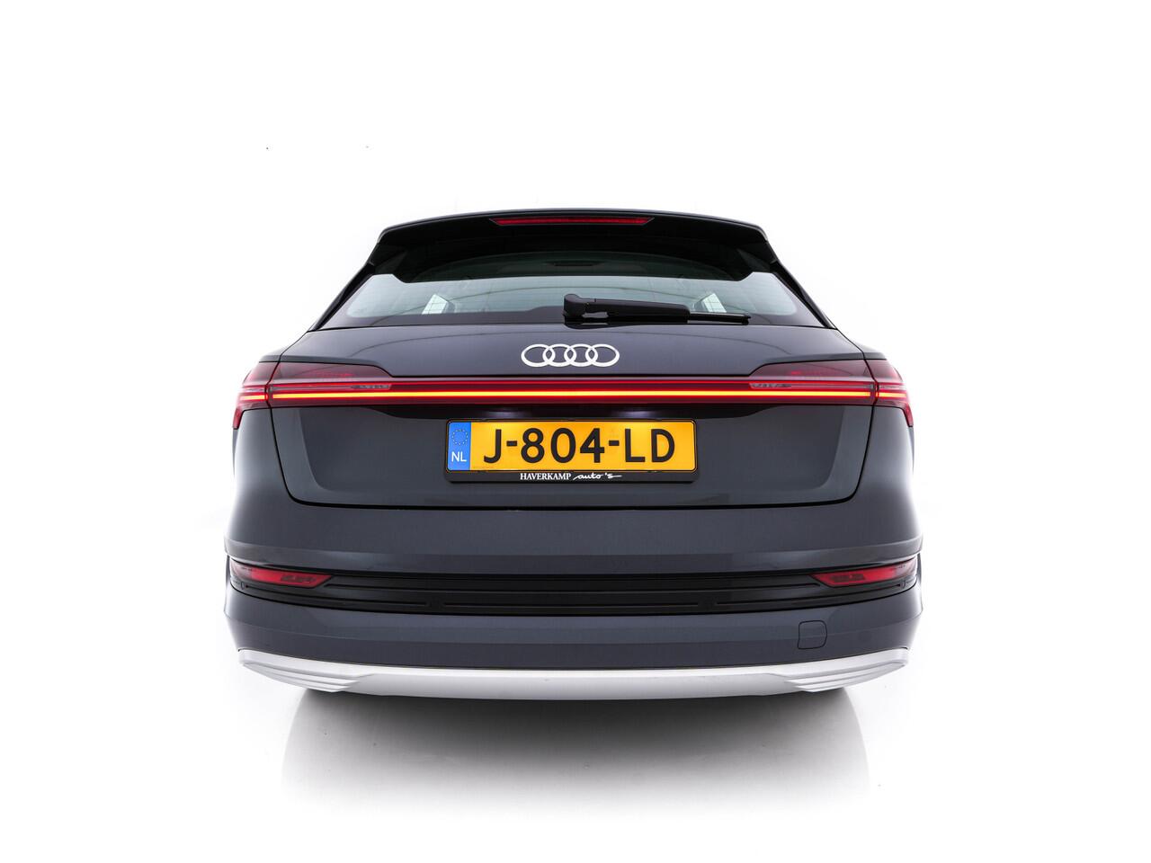 Audi e-tron 50 Quattro Launch edition 71 kWh (?) (3-Fase-11 kW) {SOH-100%} (INCL-BTW) Aut. *HEATPUMP | FULL-LED | DIGI-COCKPIT | NAVI-FULLMAP | HEATED-COMFORTSEATS | KEYLESS | AUDI-SOUND | SHIFT-PADDLES | ECC | PDC | CRUISE | 20''ALU*