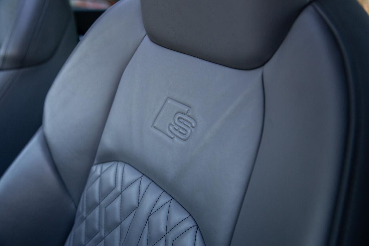 Audi e-tron S quattro 95 kWh , Trekhaak, Panoramadak, Adaptive cruise, 360-graden camera,