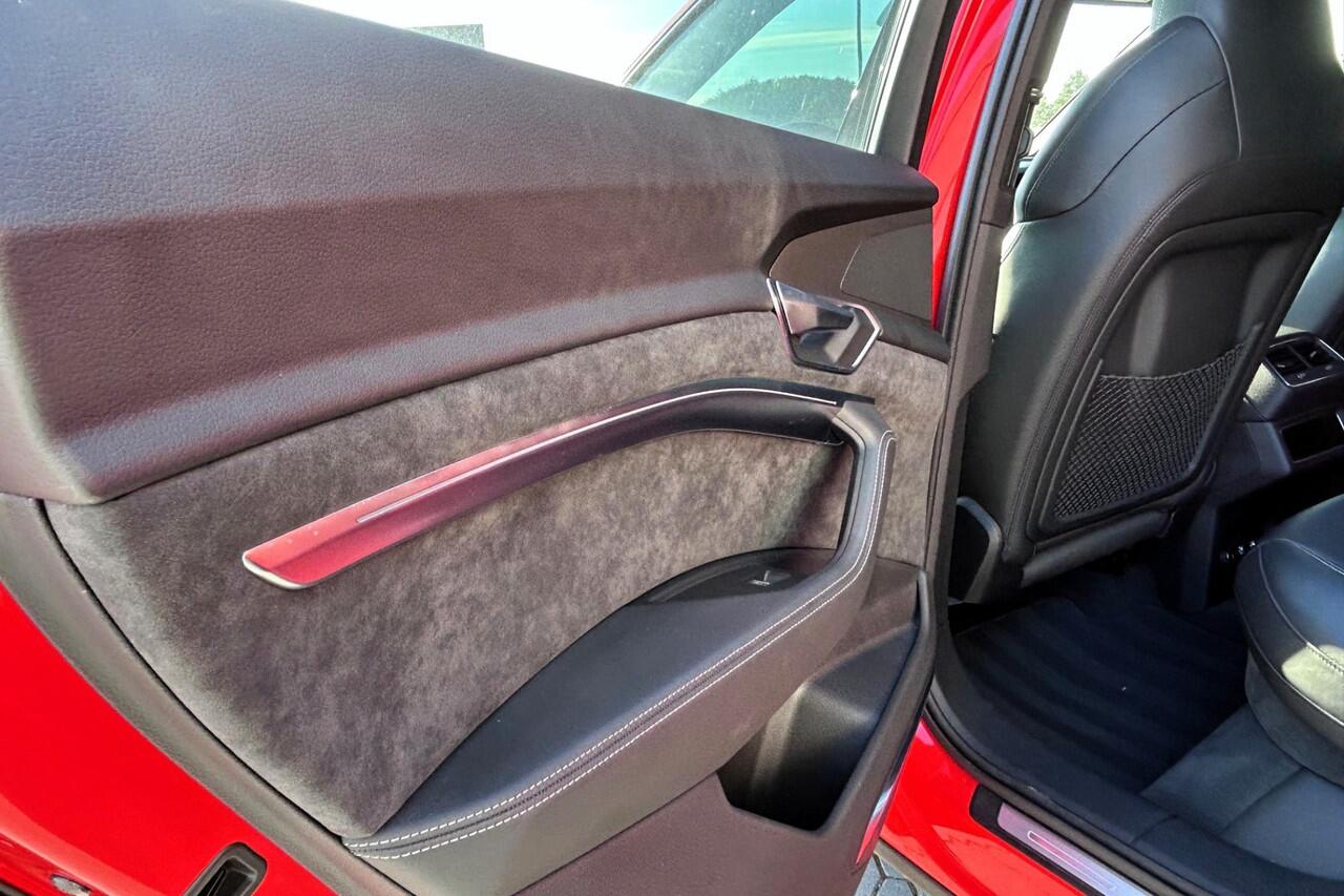 Audi e-tron Sportback 55 quattro S-Line 95 kWh RS stoelen PANO B&O 23" 54790KM!