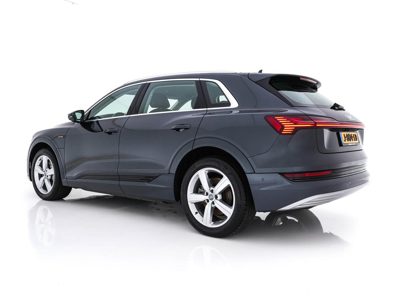 Audi e-tron 50 Quattro Launch edition 71 kWh (?) (3-Fase-11 kW) {SOH-100%} (INCL-BTW) Aut. *HEATPUMP | FULL-LED | DIGI-COCKPIT | NAVI-FULLMAP | HEATED-COMFORTSEATS | KEYLESS | AUDI-SOUND | SHIFT-PADDLES | ECC | PDC | CRUISE | 20''ALU*