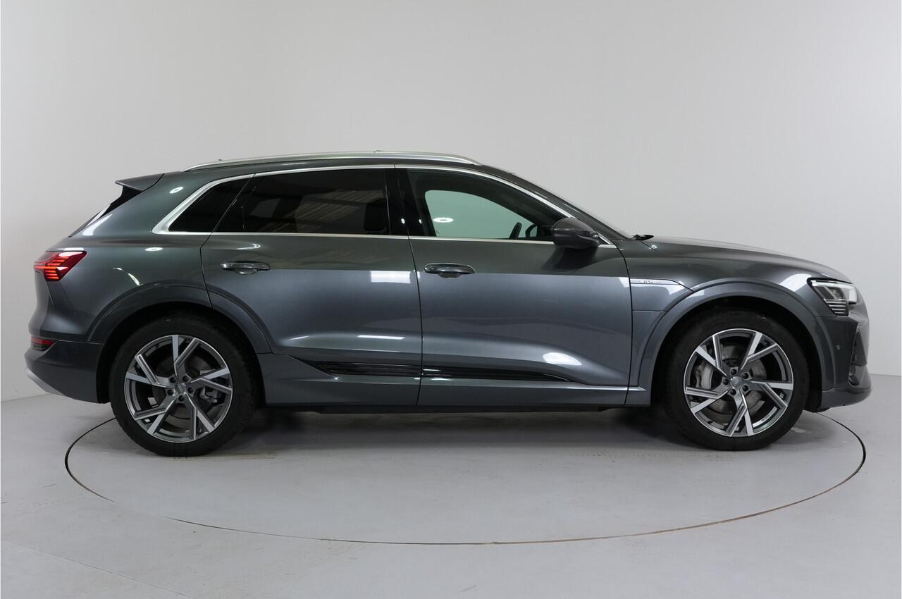 Audi e-tron 55 quattro S edition 95 kWh S-Line | Trekhaak | Pano | Leder | Trekhaak | Camera | Premium Audio |