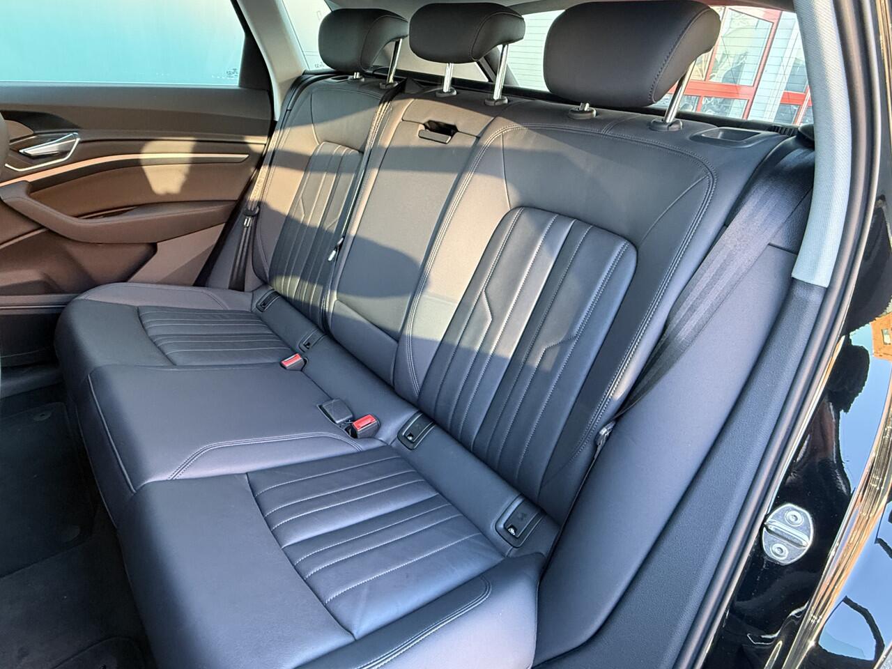 Audi e-tron BWJ 2020 e-tron 50 313 PK quattro Launch edition plus 71 kWh PANODAK | STOELVERW. | FULL LED | LEER | ADAPTIVE CRUISE | ELEKTR. STOELEN | ELEKTR. ACHTERKLEP NAVI | CLIMA | LMV | PDC