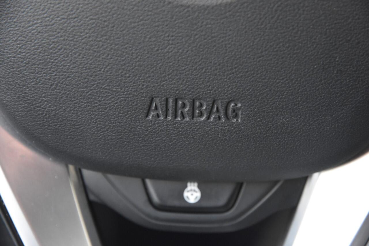 BMW 1-SERIE 118i High Executive SPORTLINE | SPORTLEDER | TREKHAAK | STOEL/STUUR VERW