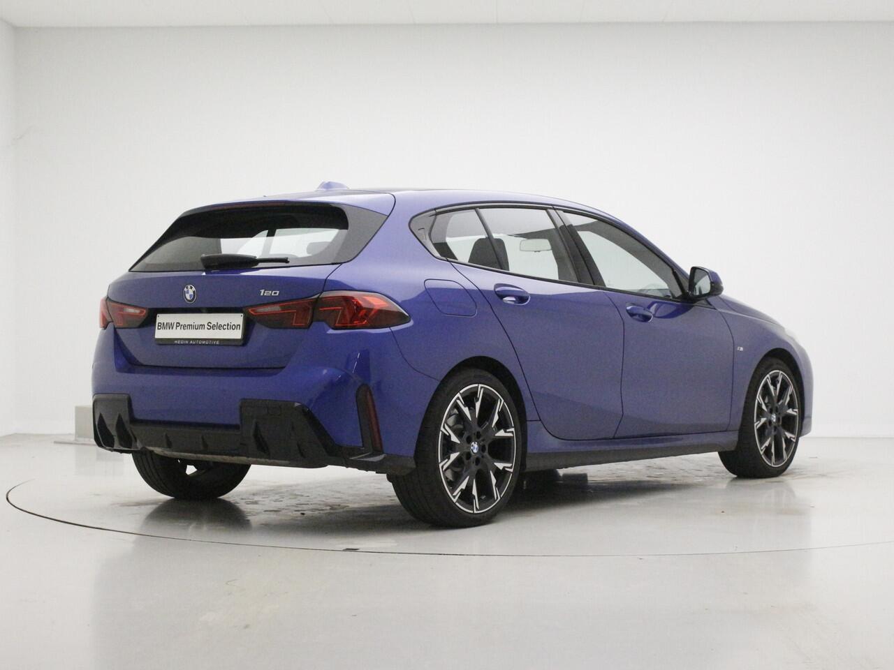 BMW 1-SERIE 120 M-Sport | Panorama | 19" | Harman Kardon | BSI 3 jr - 40.000km