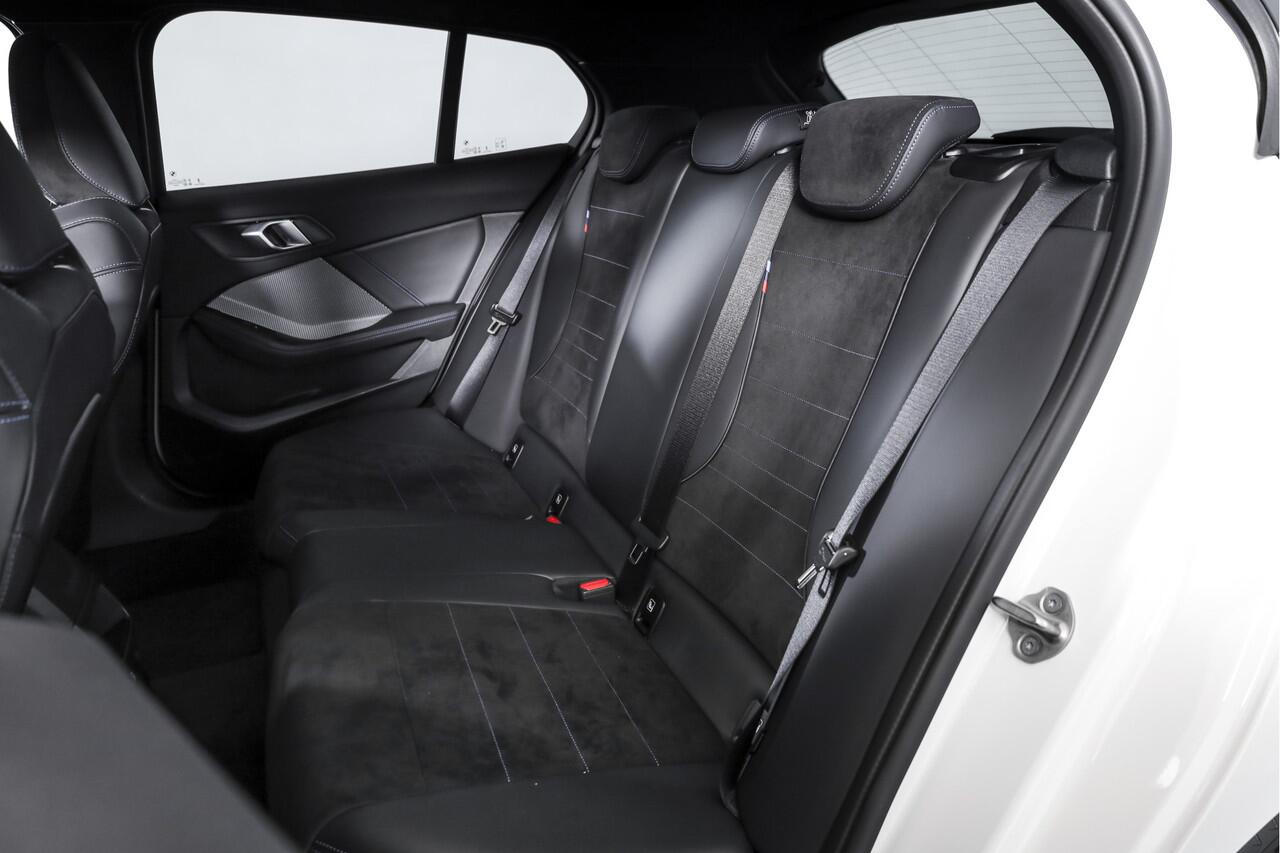 BMW 1-SERIE 120 M Sport | Dig. Cockpit | Adapt. Cruise | Harman/Kardon | Stoelverw. | PDC | Camera | NAV + App. Connect | ECC | DAB | LM 18" | 9351