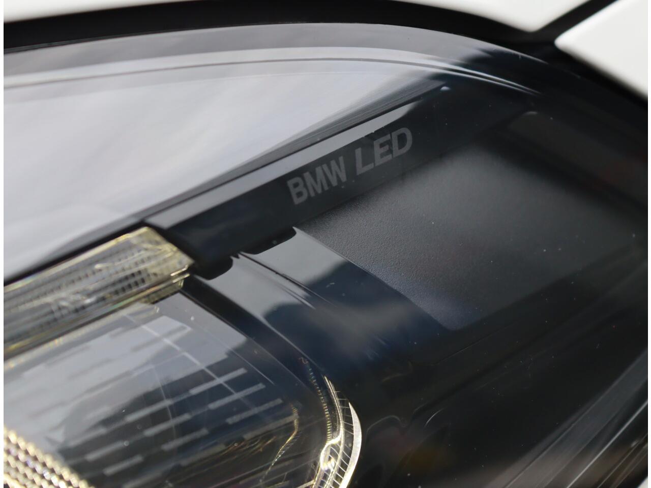 BMW 1-SERIE 120i M-sport | Parkeercamera | Keyless | Schaalstoelen