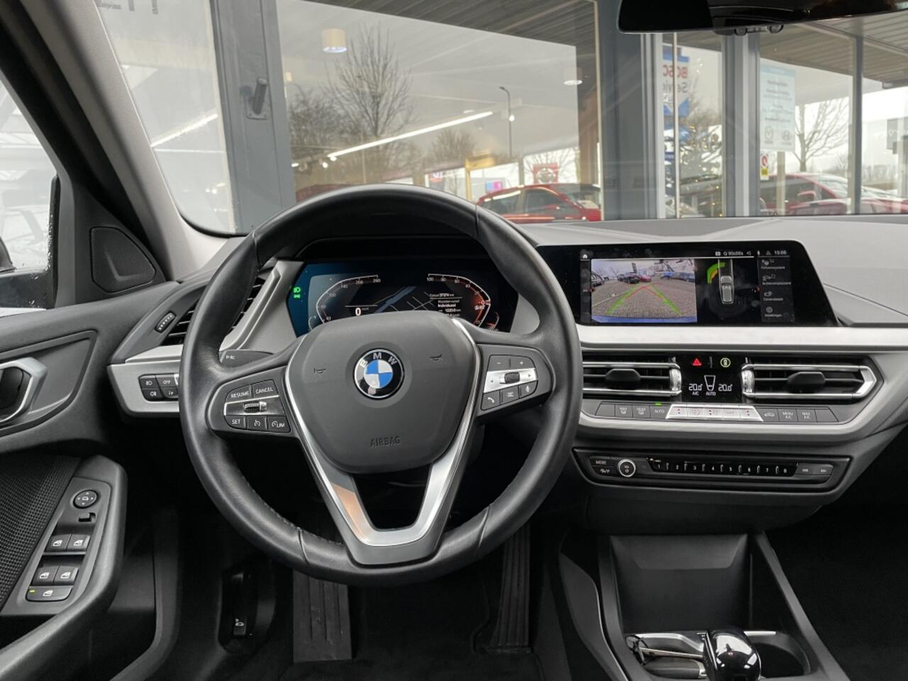 BMW 1-SERIE 118i Introduction Edition | Trekhaak | Camera | Navi