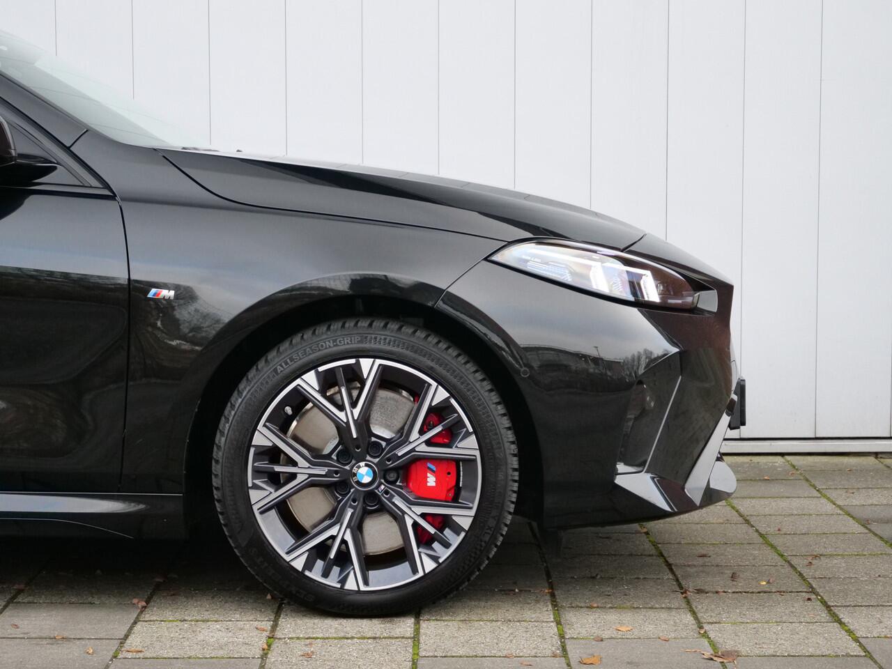 BMW 1-SERIE 116 automaat 123pk M Sportpakket Pro Stoelverwarming / Camera / Keyless entry