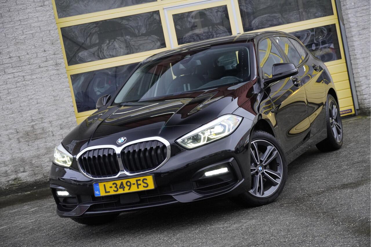 BMW 1-SERIE 116i Automaat! 5drs Sport Business Edition BJ2021 Lmv 17" | Led V+A | Pdc | Navi | Dashboard verlichting | Virtual cockpit | Climate control | Cruise control | Sportstoelen | Verwarmde voorstoelen | Getint glas
