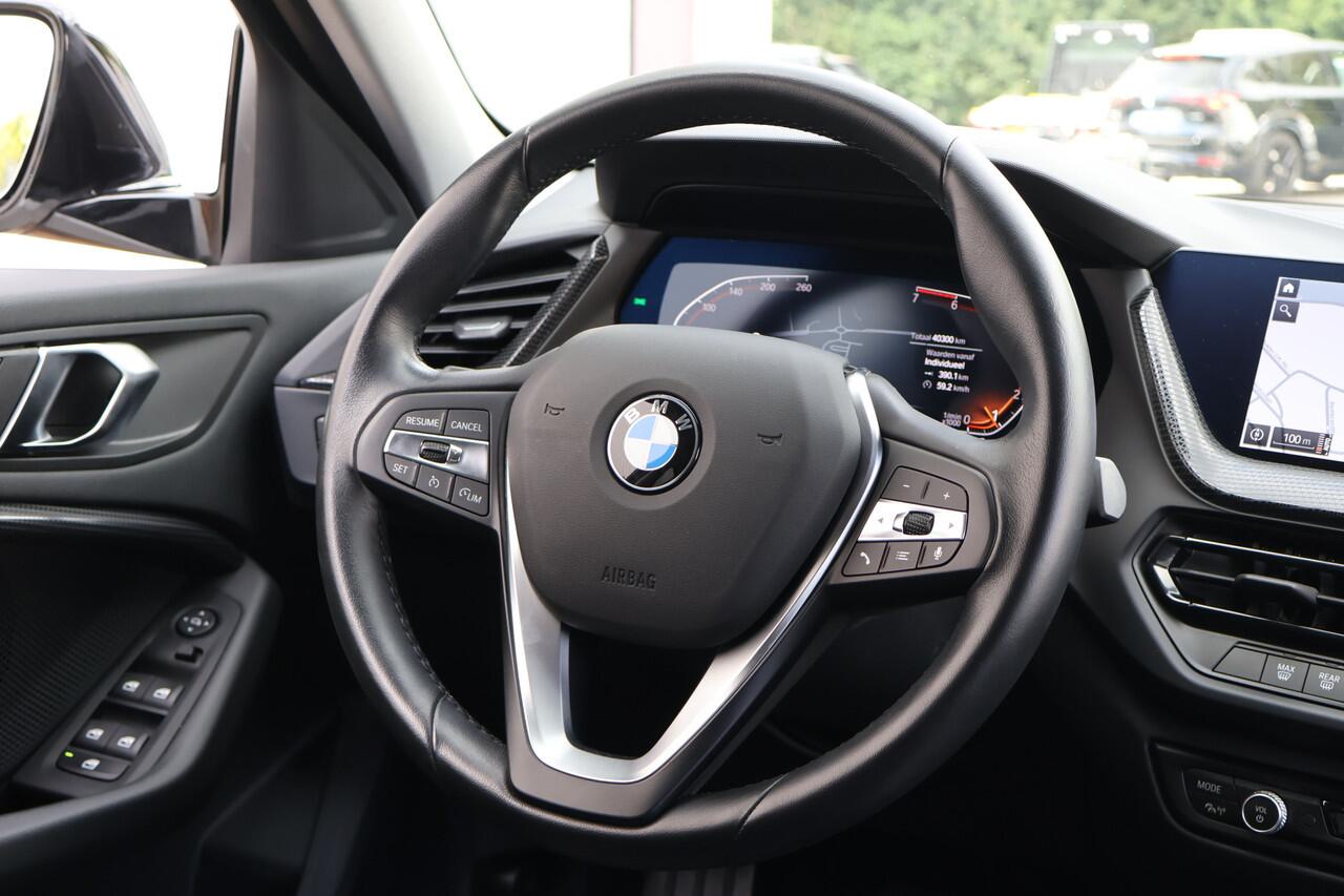 BMW 1-SERIE 118i | LED | Automaat | Clima | Camera | .