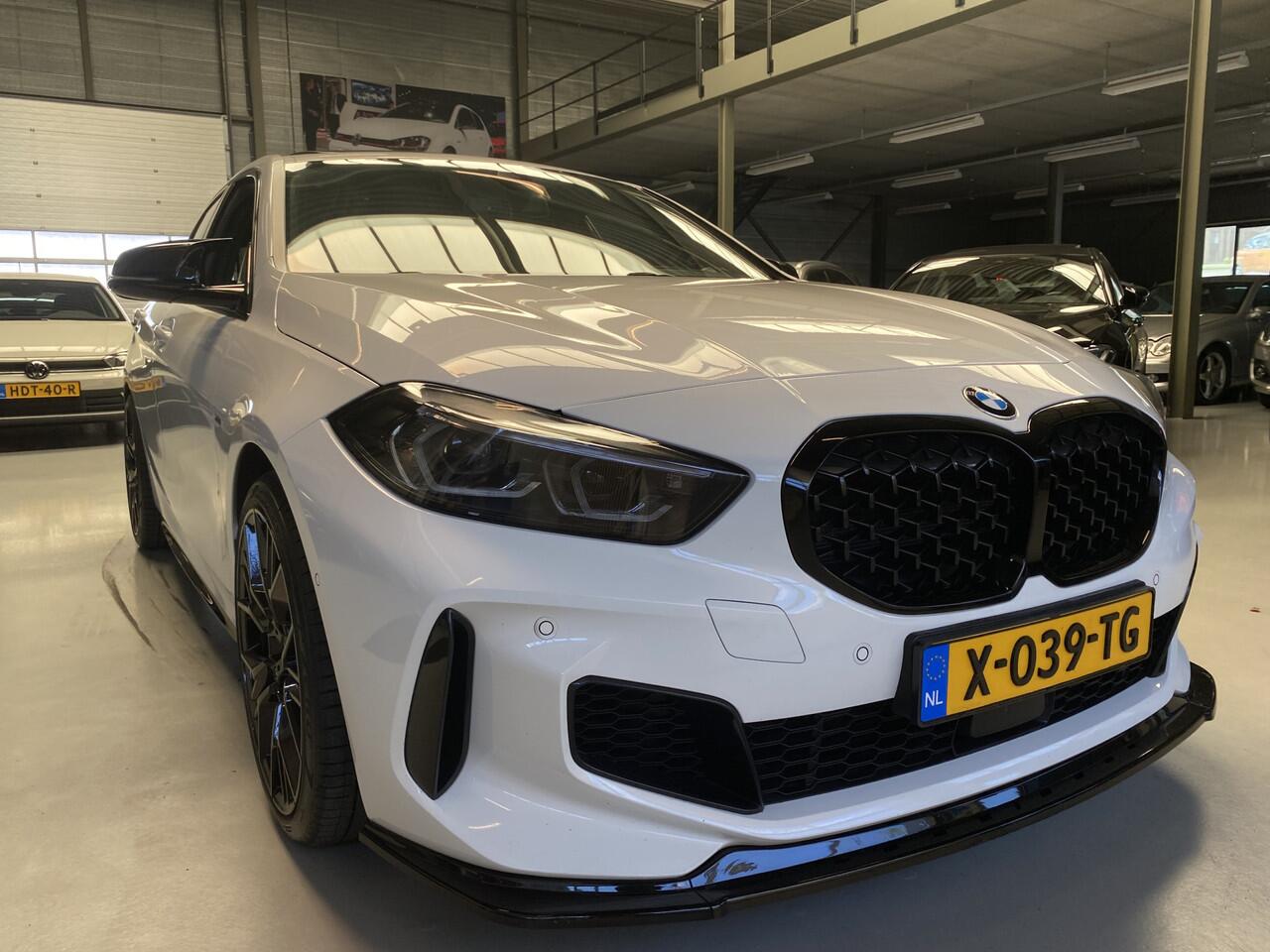 BMW 1-SERIE M135i xDrive Business Edition Plus Cruise, Pano, Harman/kardon