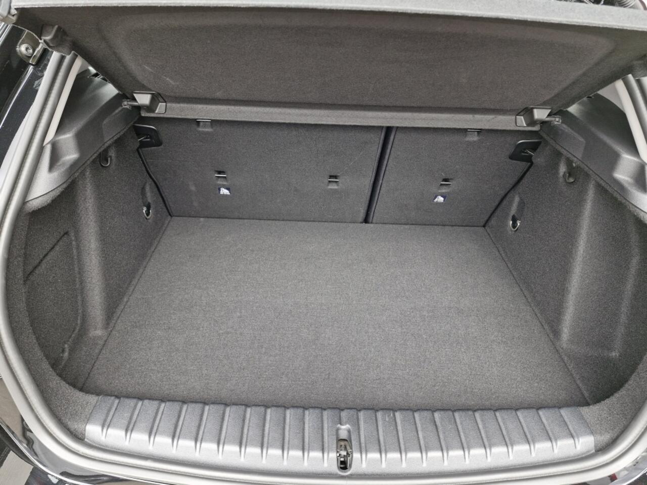 BMW 1-SERIE 118i Executive Editon | BMW Live Cockpit | Keyless | 18 '' LM |