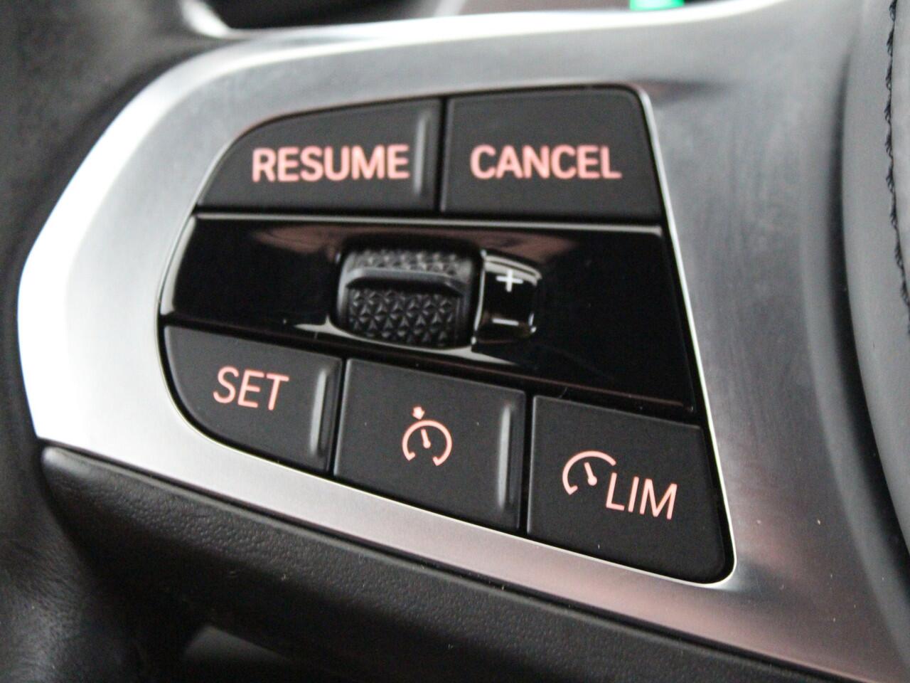 BMW 1-SERIE M135i xDrive High Executive Edition | Leder | H&K | HUD | Camera |*