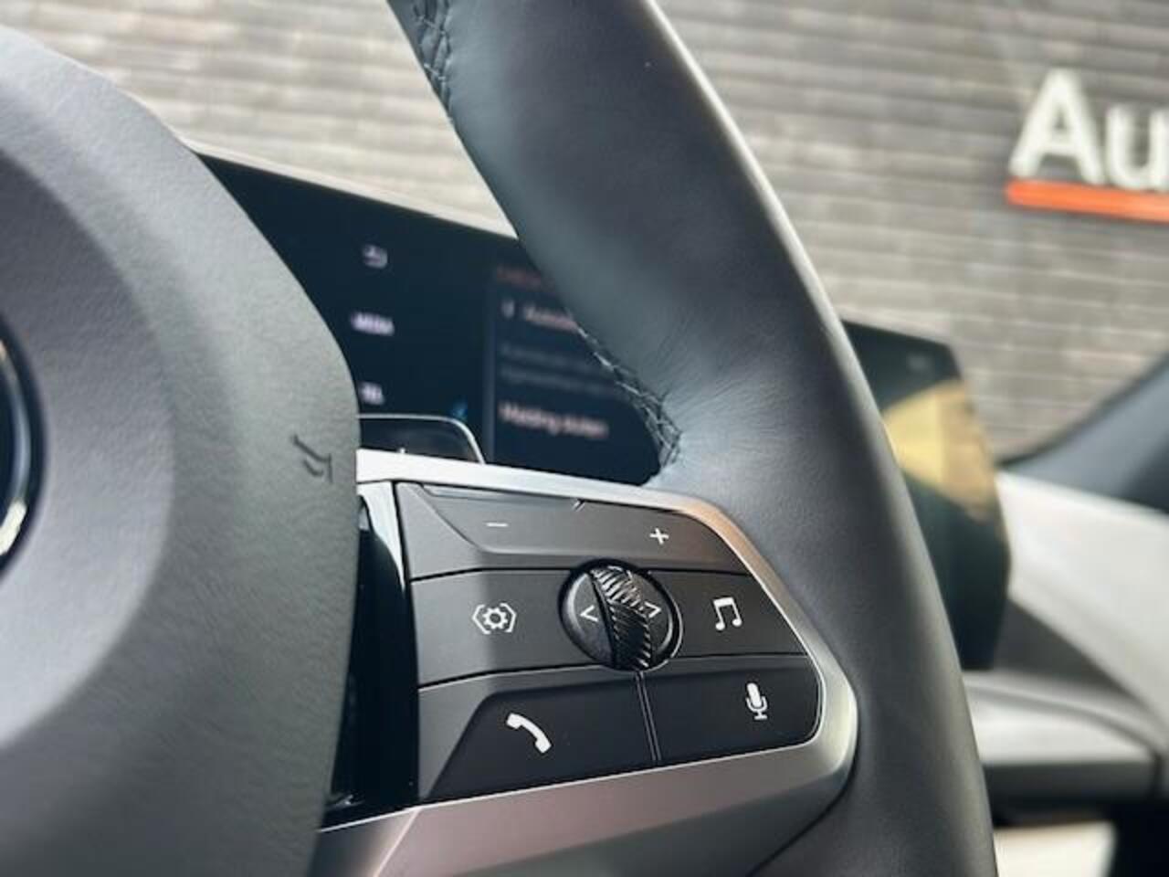 BMW 1-SERIE 120 M-Sport Design Edition l Sfeer Verlichting l Stoelverwarming l Apple Carplay l