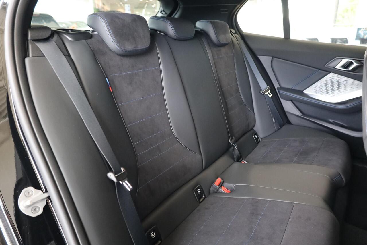 BMW 1-SERIE 120 M Sportpakket | Driving Assitant | Achteruitrijcamera | Stoelverwarming