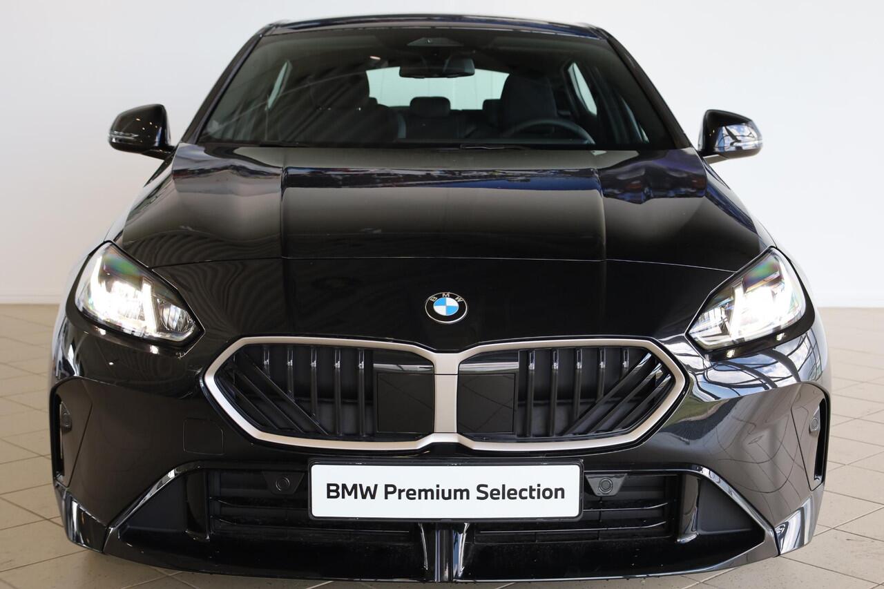 BMW 1-SERIE 120 M Sportpakket | Driving Assitant | Achteruitrijcamera | Stoelverwarming