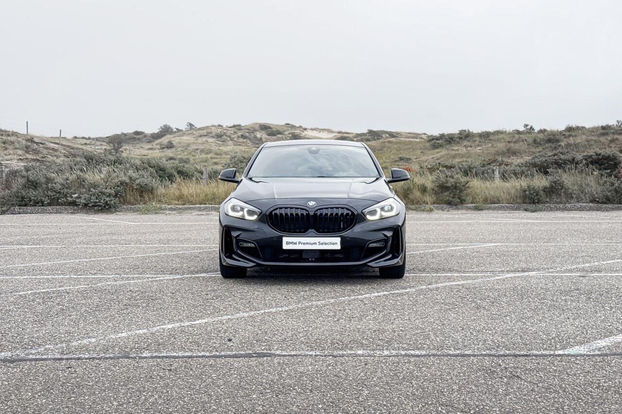 BMW 1-SERIE 118i | M Sport Pro | Stoelverwarming | Trekhaak |