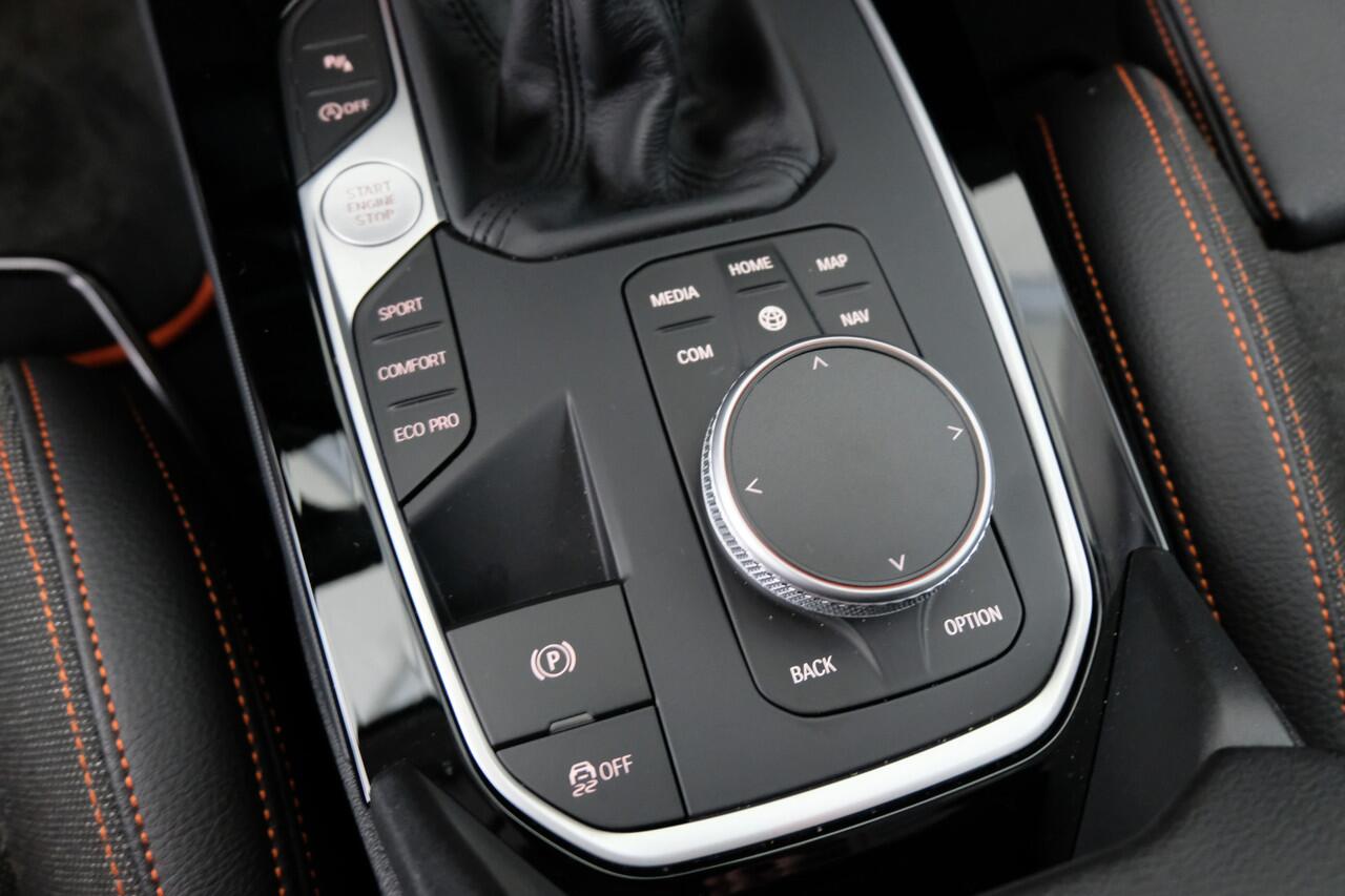 BMW 1-SERIE 118i Executive Edition | CAMERA | CARPLAY | CLIMA |