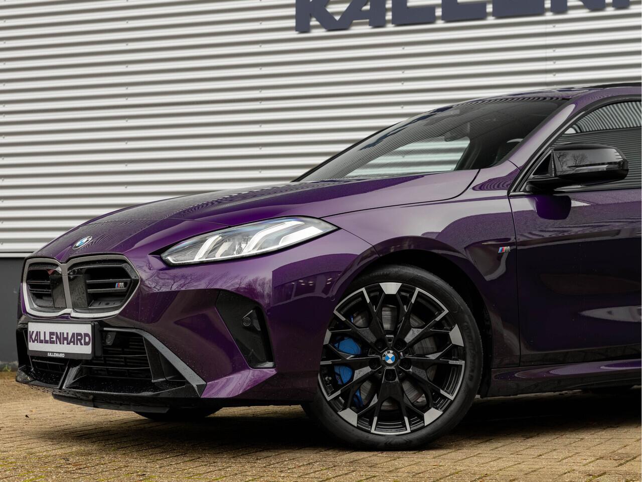 BMW 1-SERIE M135 xDrive - Pano - Driving Ass - Harman Kardon - Camera