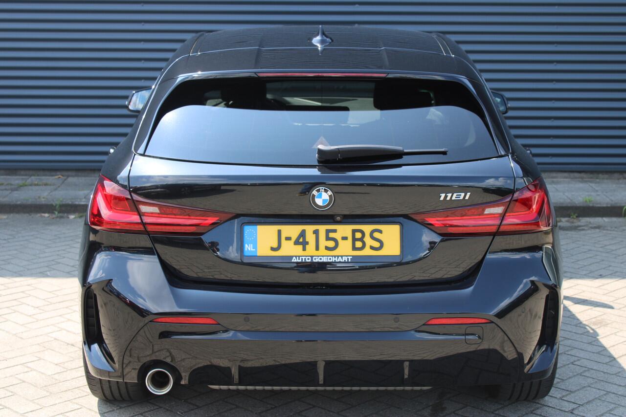 BMW 1-SERIE 118i M-Sport Navigatie Camera Full-LED Half-Leder NL-Auto
