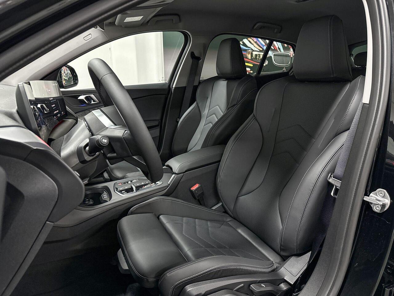 BMW 1-SERIE 120 | M-Sport Design | Premium Pack | Driving Assistant | Adaptive Led | Comfort Access | Selections