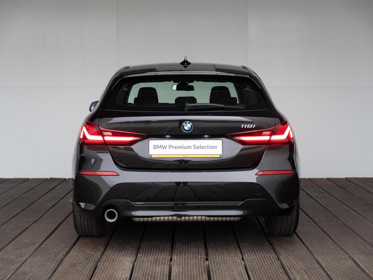 BMW 1-SERIE 118i | Executive | Cruise Control | PDC | Trekhaak