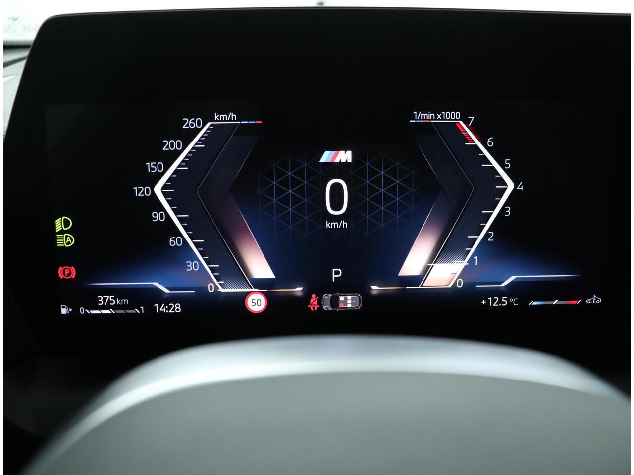 BMW 1-SERIE 120 M Sportpakket Pro | Comfort Access | Panoramadak | Harman-Kardon | M Adaptief onderstel | Adaptieve LED koplampen